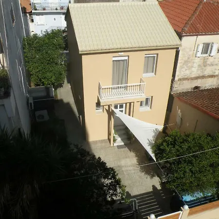 Gardino Villa *