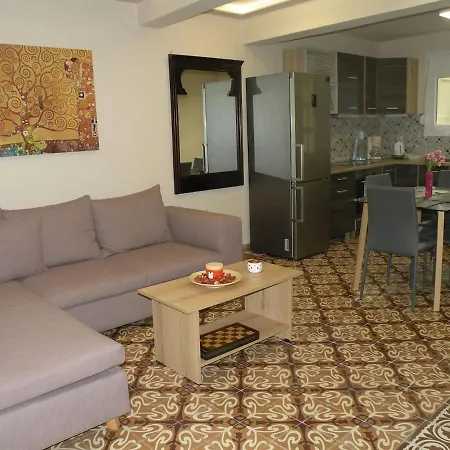 Gardino Villa *